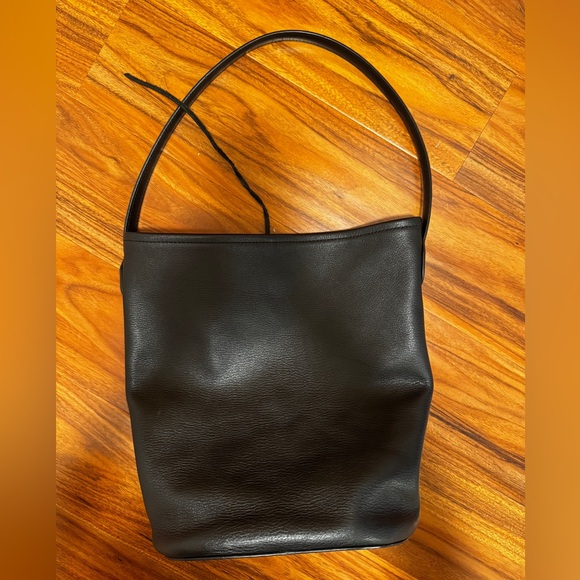 J. Crew Berkeley Bucket Bag in Leather - Picture 2 of 9